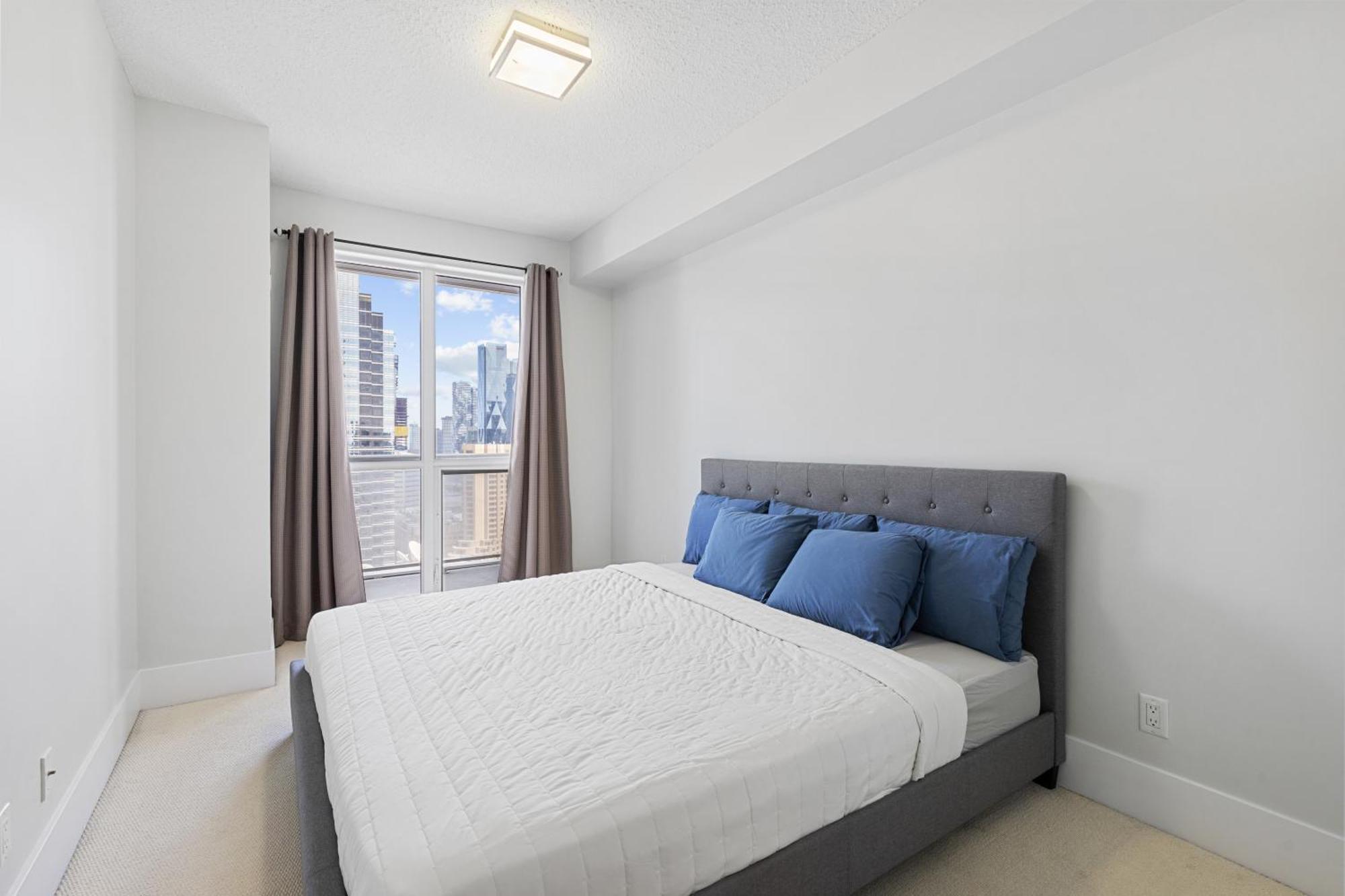 2Bedroom Cn Tower And Water Views - Free Parking - Rooftop Pool Торонто Екстер'єр фото