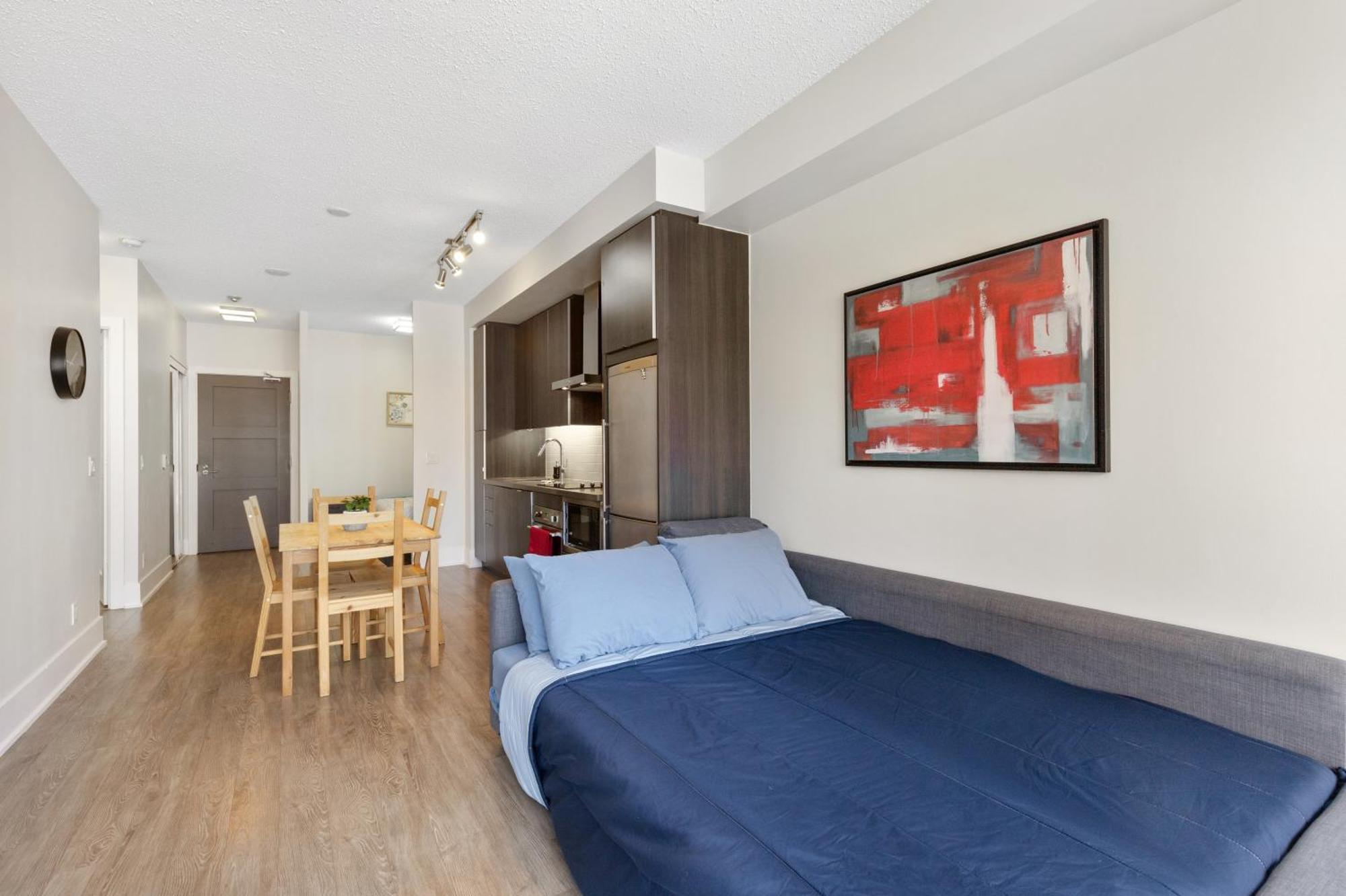 2Bedroom Cn Tower And Water Views - Free Parking - Rooftop Pool Торонто Екстер'єр фото