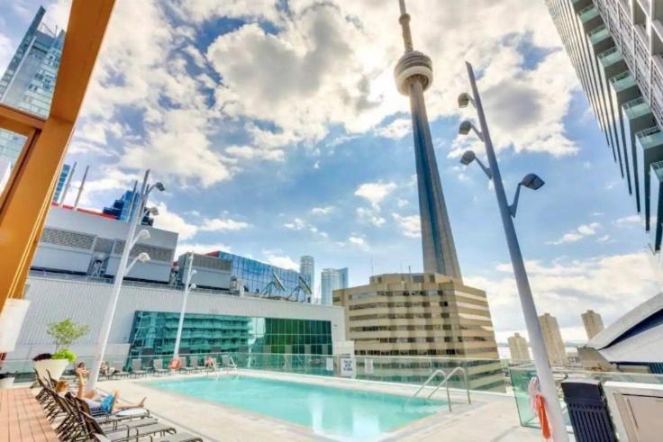 2Bedroom Cn Tower And Water Views - Free Parking - Rooftop Pool Торонто Екстер'єр фото