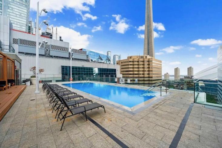 2Bedroom Cn Tower And Water Views - Free Parking - Rooftop Pool Торонто Екстер'єр фото