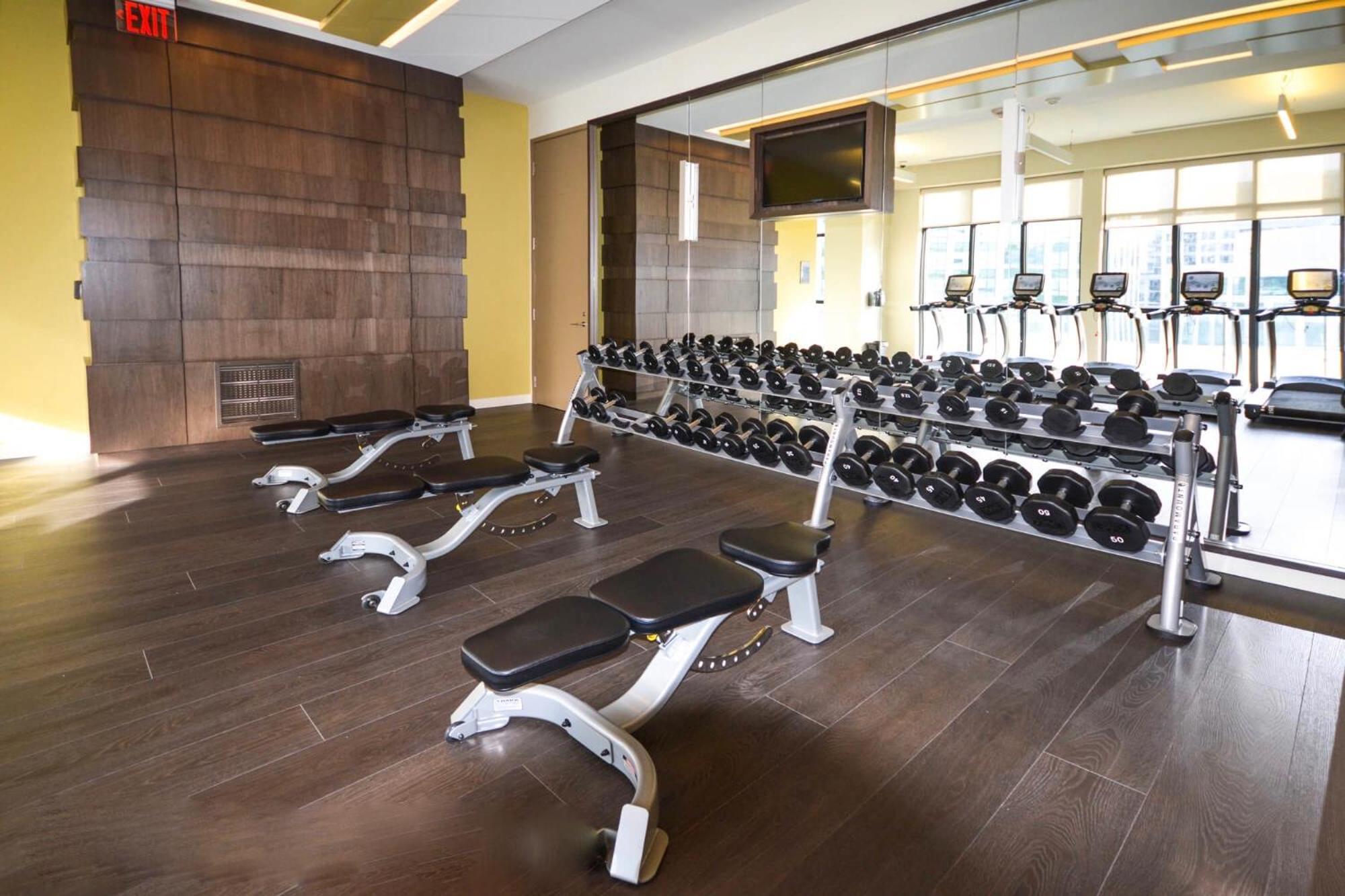 2Bedroom Cn Tower And Water Views - Free Parking - Rooftop Pool Торонто Екстер'єр фото