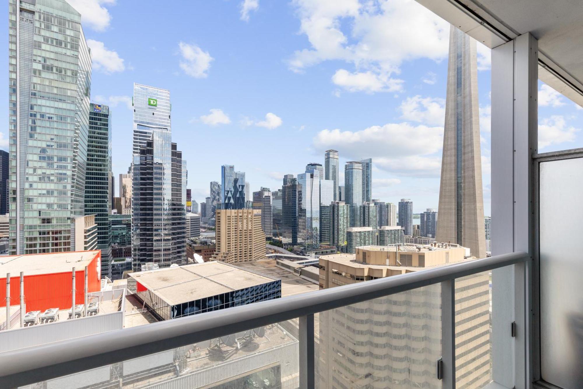 2Bedroom Cn Tower And Water Views - Free Parking - Rooftop Pool Торонто Екстер'єр фото