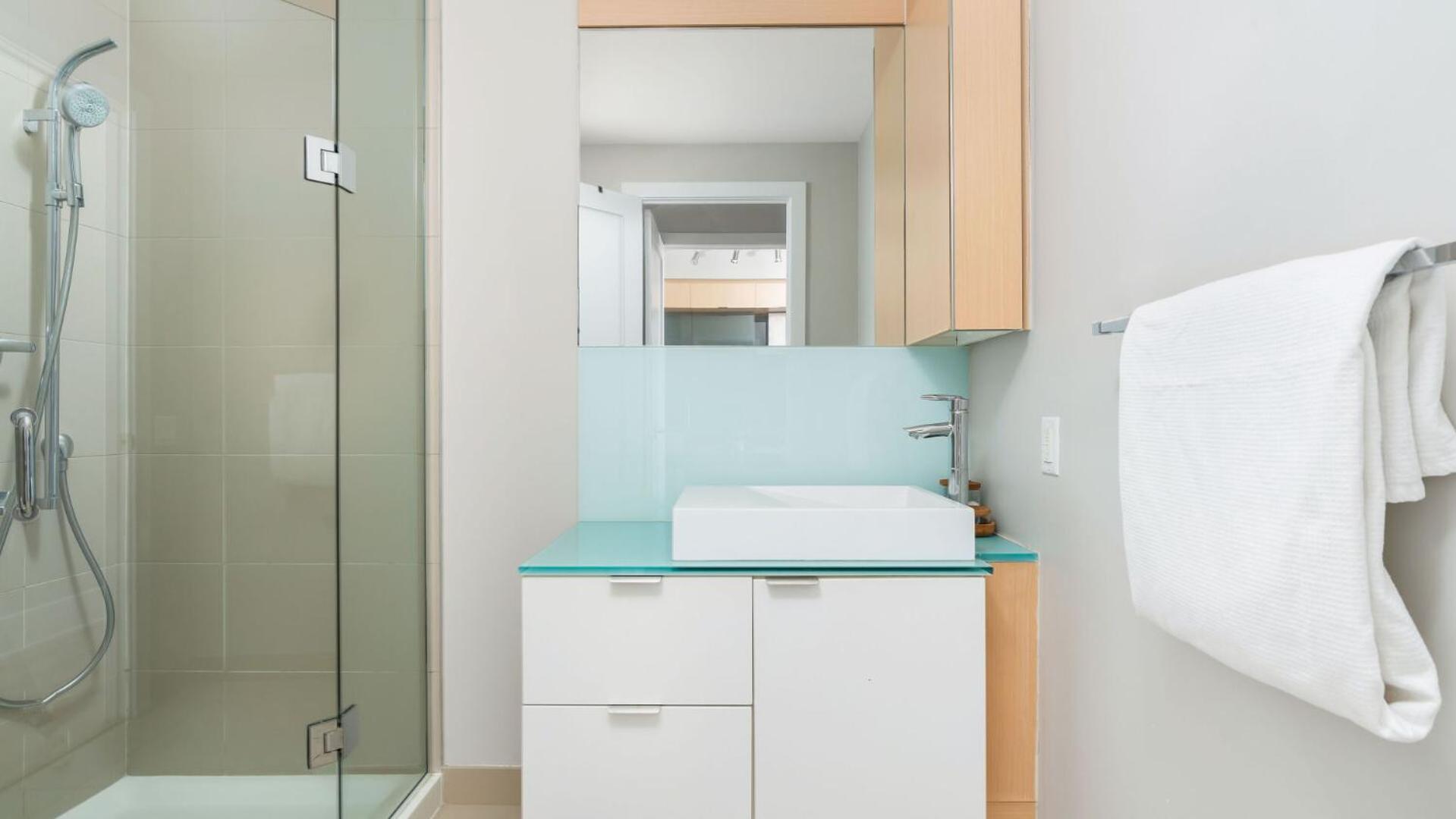 2Bedroom Cn Tower And Water Views - Free Parking - Rooftop Pool Торонто Екстер'єр фото